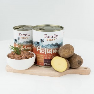 FAMILY FIRST HOLIDAYS Puszka dla psa Jagnięcina/wołowina/ziemniaki 400g