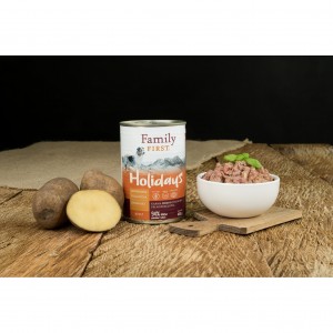 FAMILY FIRST HOLIDAYS Puszka dla psa Jagnięcina/wołowina/ziemniaki 400g