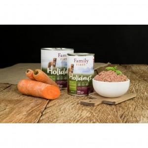 FAMILY FIRST Puszka dla psa Indyk/kurczak/marchew 400g