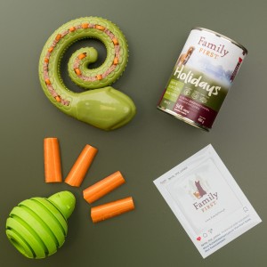 FAMILY FIRST HOLIDAYS Puszka dla psa Indyk/kurczak/marchew 400g