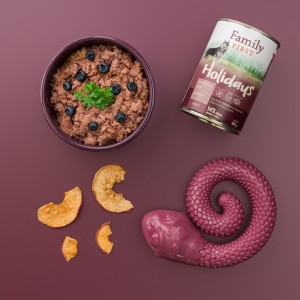 FAMILY FIRST HOLIDAYS Puszka dla psa Dziczyzna/gęś/jabłko 400g