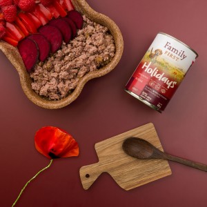 FAMILY FIRST HOLIDAYS Puszka dla psa Wołowina/burak 400g