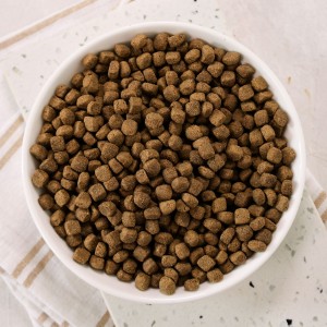 WIEJSKA ZAGRODA dla kota po sterylizacji Kurczak z przepiórką